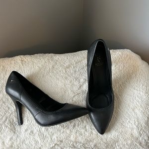 Simply Vera Wang Pumps